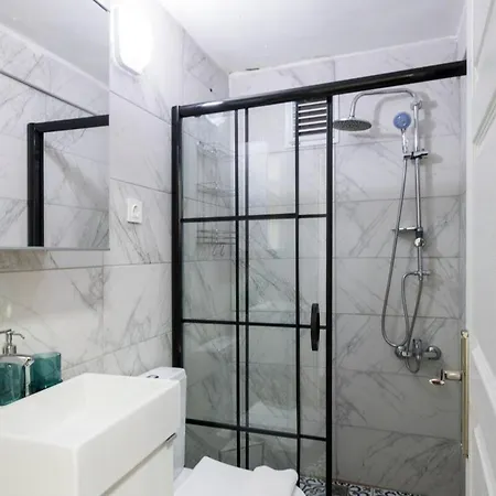 Apartman 2br W/ac + Kitchen In Sisli *