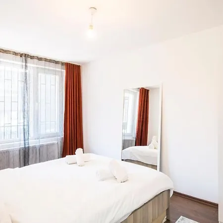 2br W/ac + Kitchen In Sisli Apartman