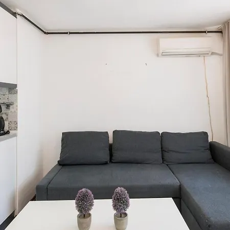 2br W/ac + Kitchen In Sisli Apartman